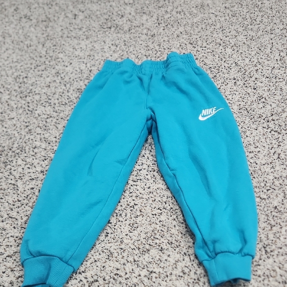Toddler Nike Vibrant Blue Hoodie and Pants Set - Picture 9 of 12